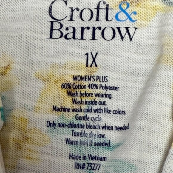 Women's 1X white & yellow flowered 3/4 sleeve shirt w/pin tucks on front. - Picture 4 of 8